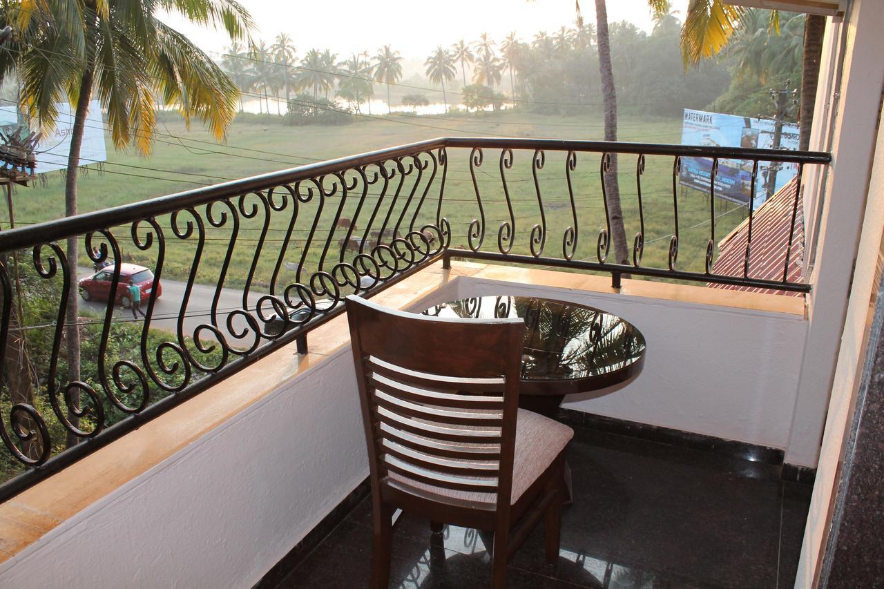 Hotel Goa Continental Arpora Exterior foto